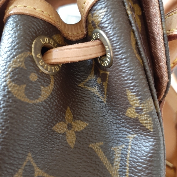 Louis Vuitton backpack 1/2 listing - Picture 15 of 16